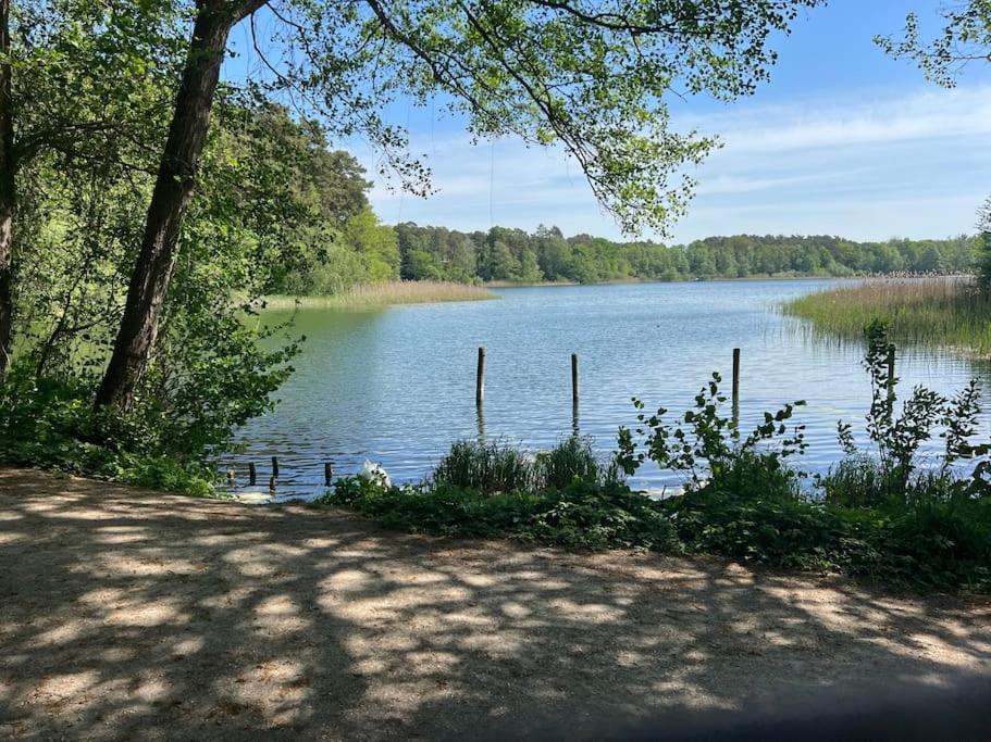 Villa Am See - Naehe Berlin Biesenthal Экстерьер фото